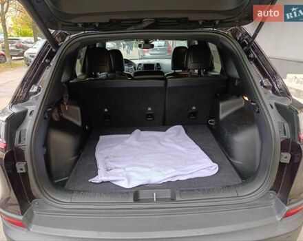 Чорний Джип Cherokee, об'ємом двигуна 3.24 л та пробігом 122 тис. км за 17500 $, фото 14 на Automoto.ua