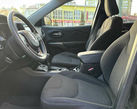 Черный Джип Чероки, объемом двигателя 2.36 л и пробегом 35 тыс. км за 17150 $, фото 14 на Automoto.ua