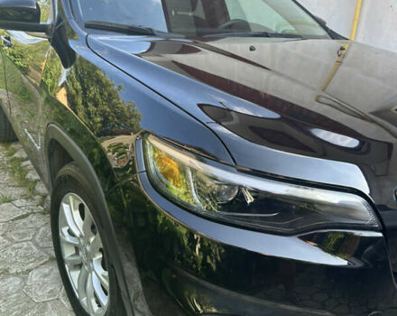 Черный Джип Чероки, объемом двигателя 2.36 л и пробегом 35 тыс. км за 17150 $, фото 1 на Automoto.ua