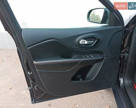 Черный Джип Чероки, объемом двигателя 3.24 л и пробегом 77 тыс. км за 21500 $, фото 14 на Automoto.ua