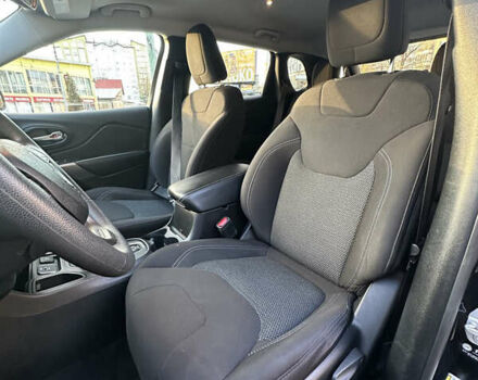 Черный Джип Чероки, объемом двигателя 2.36 л и пробегом 35 тыс. км за 17150 $, фото 15 на Automoto.ua