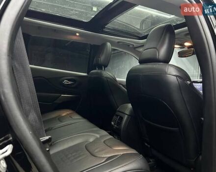 Чорний Джип Cherokee, об'ємом двигуна 3.2 л та пробігом 9 тис. км за 26000 $, фото 15 на Automoto.ua