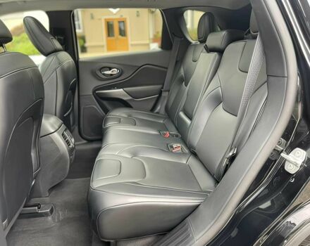 Черный Джип Чероки, объемом двигателя 2 л и пробегом 14 тыс. км за 12500 $, фото 11 на Automoto.ua