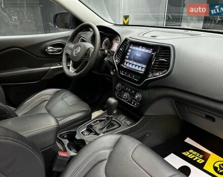 Чорний Джип Cherokee, об'ємом двигуна 3.2 л та пробігом 9 тис. км за 26000 $, фото 12 на Automoto.ua