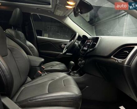 Чорний Джип Cherokee, об'ємом двигуна 3.2 л та пробігом 9 тис. км за 26000 $, фото 13 на Automoto.ua