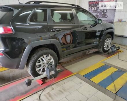 Чорний Джип Cherokee, об'ємом двигуна 3.24 л та пробігом 17 тис. км за 28750 $, фото 65 на Automoto.ua