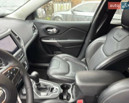 Черный Джип Чероки, объемом двигателя 2 л и пробегом 43 тыс. км за 19999 $, фото 36 на Automoto.ua