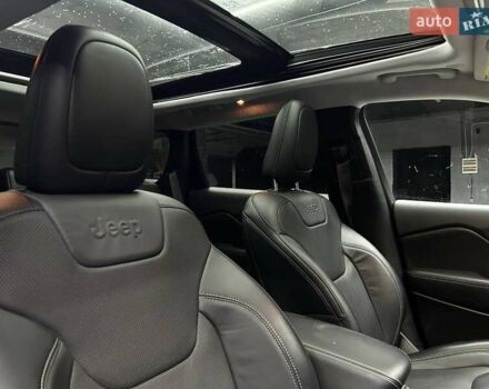 Чорний Джип Cherokee, об'ємом двигуна 3.2 л та пробігом 9 тис. км за 26000 $, фото 14 на Automoto.ua