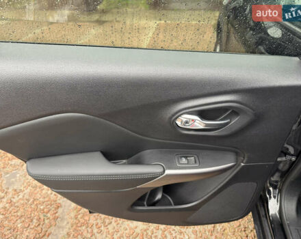 Черный Джип Чероки, объемом двигателя 2 л и пробегом 43 тыс. км за 19999 $, фото 27 на Automoto.ua