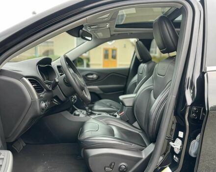 Черный Джип Чероки, объемом двигателя 2 л и пробегом 14 тыс. км за 12500 $, фото 7 на Automoto.ua