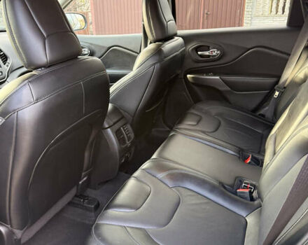 Чорний Джип Cherokee, об'ємом двигуна 3.24 л та пробігом 95 тис. км за 20500 $, фото 8 на Automoto.ua