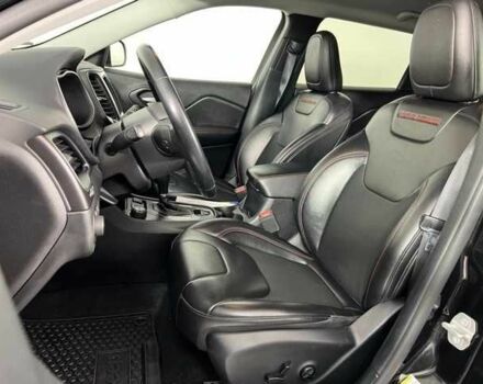 Черный Джип Чероки, объемом двигателя 3.2 л и пробегом 47 тыс. км за 19000 $, фото 21 на Automoto.ua