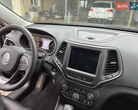 Черный Джип Чероки, объемом двигателя 2 л и пробегом 43 тыс. км за 19999 $, фото 32 на Automoto.ua