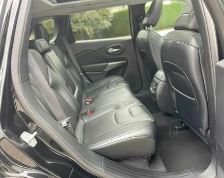 Черный Джип Чероки, объемом двигателя 2 л и пробегом 14 тыс. км за 12500 $, фото 12 на Automoto.ua