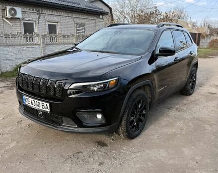 Чорний Джип Cherokee, об'ємом двигуна 3.24 л та пробігом 95 тис. км за 20500 $, фото 1 на Automoto.ua