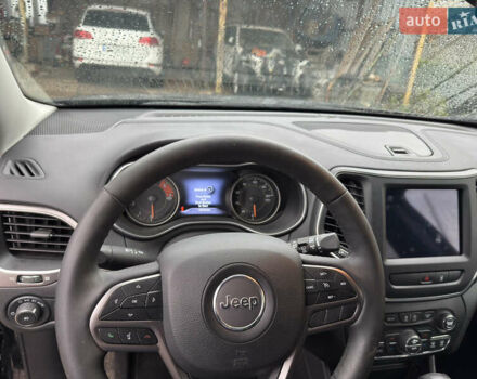 Черный Джип Чероки, объемом двигателя 2 л и пробегом 43 тыс. км за 19999 $, фото 31 на Automoto.ua