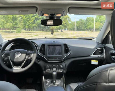 Черный Джип Чероки, объемом двигателя 3.24 л и пробегом 25 тыс. км за 20000 $, фото 9 на Automoto.ua