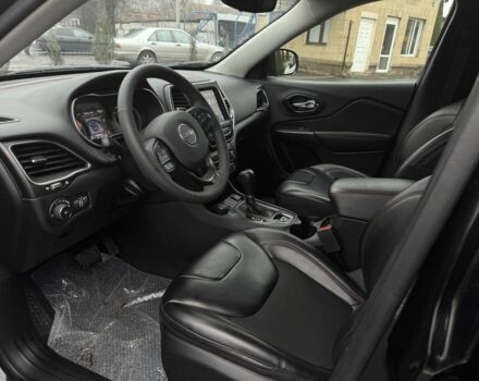 Черный Джип Чероки, объемом двигателя 3.2 л и пробегом 99 тыс. км за 19250 $, фото 22 на Automoto.ua