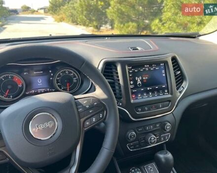 Чорний Джип Cherokee, об'ємом двигуна 1.99 л та пробігом 41 тис. км за 28000 $, фото 15 на Automoto.ua