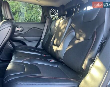 Чорний Джип Cherokee, об'ємом двигуна 1.99 л та пробігом 41 тис. км за 28000 $, фото 20 на Automoto.ua
