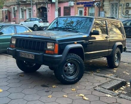 Черный Джип Чероки, объемом двигателя 2.1 л и пробегом 100 тыс. км за 12000 $, фото 1 на Automoto.ua