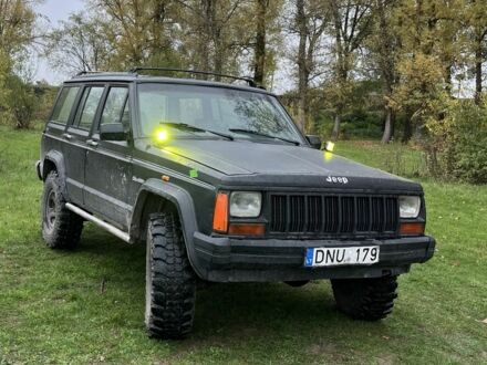 Чорний Джип Cherokee, об'ємом двигуна 2.1 л та пробігом 280 тис. км за 4501 $, фото 1 на Automoto.ua