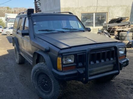 Джип Cherokee 1996 у Турке на Automoto.ua Чорний Джип Cherokee, об'ємом двигуна 2.1 л та пробігом 300 тис. км за 2200 $, фото 1 на Automoto.ua