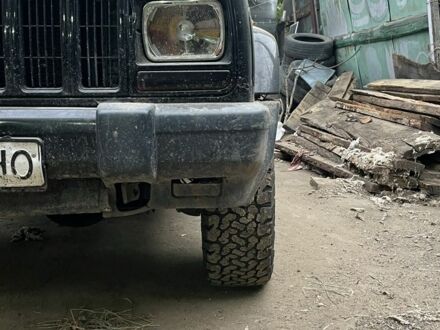 Джип Чероки 1999 в Раздельной на Automoto.ua Черный Джип Чероки, объемом двигателя 2.5 л и пробегом 230 тыс. км за 1100 $, фото 1 на Automoto.ua