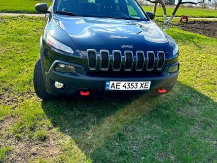 Черный Джип Чероки, объемом двигателя 3.2 л и пробегом 183 тыс. км за 15500 $, фото 1 на Automoto.ua