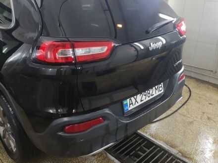 Чорний Джип Cherokee, об'ємом двигуна 2.4 л та пробігом 114 тис. км за 15000 $, фото 1 на Automoto.ua