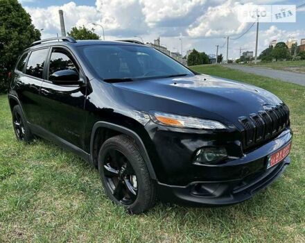 Чорний Джип Cherokee, об'ємом двигуна 3.2 л та пробігом 76 тис. км за 15300 $, фото 1 на Automoto.ua