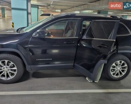 Черный Джип Чероки, объемом двигателя 2.4 л и пробегом 167 тыс. км за 15500 $, фото 1 на Automoto.ua