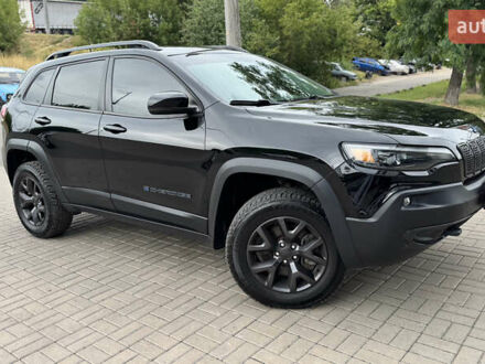Джип Чероки 2019 в Киеве на Automoto.ua Черный Джип Чероки, объемом двигателя 3.24 л и пробегом 288 тыс. км за 14000 $, фото 1 на Automoto.ua