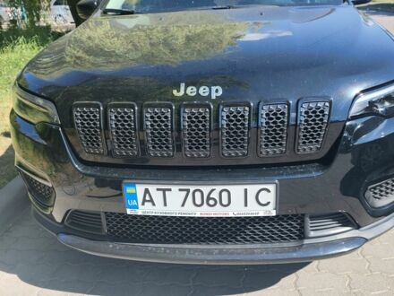 Чорний Джип Cherokee, об'ємом двигуна 2.4 л та пробігом 21 тис. км за 18000 $, фото 1 на Automoto.ua