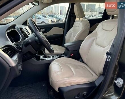 Коричневый Джип Чероки, объемом двигателя 3.24 л и пробегом 102 тыс. км за 18490 $, фото 7 на Automoto.ua