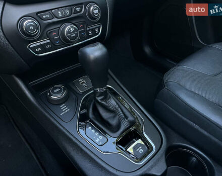 Джип Чероки 2018 в Харькове на Automoto.ua Коричневый Джип Чероки, объемом двигателя 3.24 л и пробегом 75 тыс. км за 20200 $, фото 26 на Automoto.ua