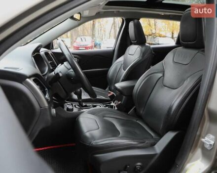 Коричневый Джип Чероки, объемом двигателя 3.24 л и пробегом 117 тыс. км за 18500 $, фото 7 на Automoto.ua