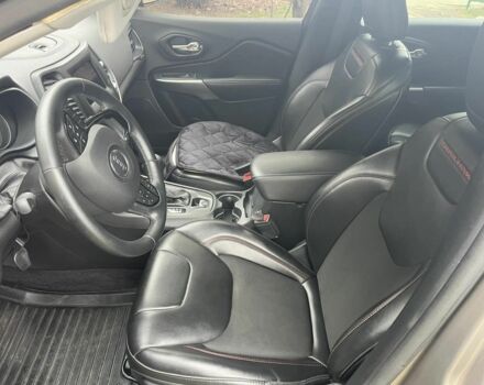 Коричневый Джип Чероки, объемом двигателя 3.2 л и пробегом 38 тыс. км за 440 $, фото 5 на Automoto.ua