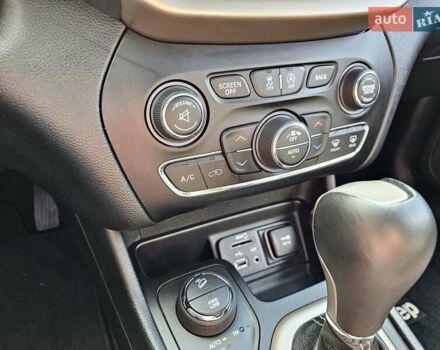 Коричневый Джип Чероки, объемом двигателя 2.2 л и пробегом 115 тыс. км за 21500 $, фото 9 на Automoto.ua