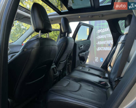 Джип Чероки 2018 в Харькове на Automoto.ua Коричневый Джип Чероки, объемом двигателя 3.24 л и пробегом 75 тыс. км за 20200 $, фото 14 на Automoto.ua