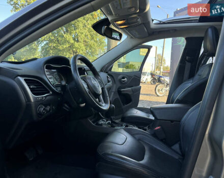 Джип Чероки 2018 в Харькове на Automoto.ua Коричневый Джип Чероки, объемом двигателя 3.24 л и пробегом 75 тыс. км за 20200 $, фото 8 на Automoto.ua