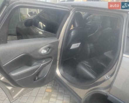 Коричневый Джип Чероки, объемом двигателя 2.36 л и пробегом 157 тыс. км за 21000 $, фото 2 на Automoto.ua