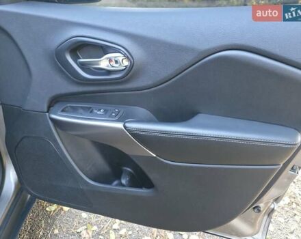 Коричневий Джип Cherokee, об'ємом двигуна 2.36 л та пробігом 166 тис. км за 14000 $, фото 17 на Automoto.ua