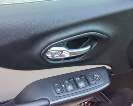 Джип Чероки 2014 в Одессе на Automoto.ua Красный Джип Чероки, объемом двигателя 2.4 л и пробегом 211 тыс. км за 13200 $, фото 9 на Automoto.ua