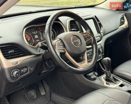 Червоний Джип Cherokee, об'ємом двигуна 3.2 л та пробігом 151 тис. км за 16555 $, фото 42 на Automoto.ua