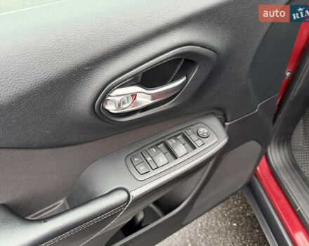 Червоний Джип Cherokee, об'ємом двигуна 3.2 л та пробігом 151 тис. км за 16555 $, фото 39 на Automoto.ua