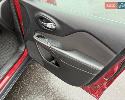 Червоний Джип Cherokee, об'ємом двигуна 3.2 л та пробігом 151 тис. км за 16555 $, фото 77 на Automoto.ua