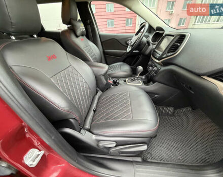 Червоний Джип Cherokee, об'ємом двигуна 3.2 л та пробігом 151 тис. км за 16555 $, фото 83 на Automoto.ua