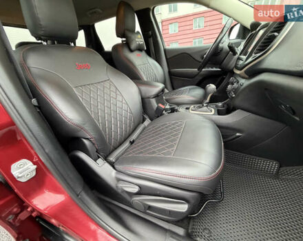 Червоний Джип Cherokee, об'ємом двигуна 3.2 л та пробігом 151 тис. км за 16555 $, фото 82 на Automoto.ua