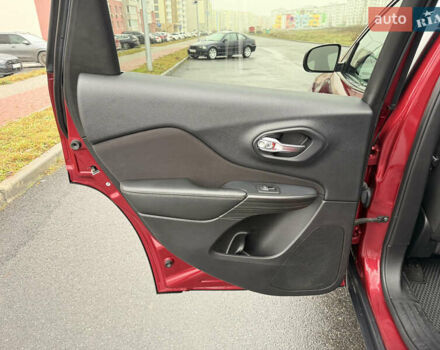 Червоний Джип Cherokee, об'ємом двигуна 3.2 л та пробігом 151 тис. км за 16555 $, фото 70 на Automoto.ua